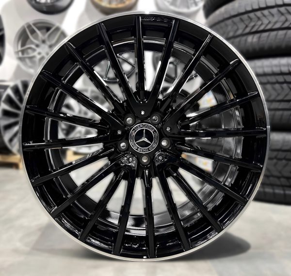 19” Mercedes AMG Wheels with Brand New Tyres